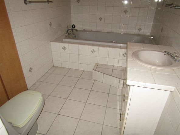 941 N Washington St, Janesville, WI 53548